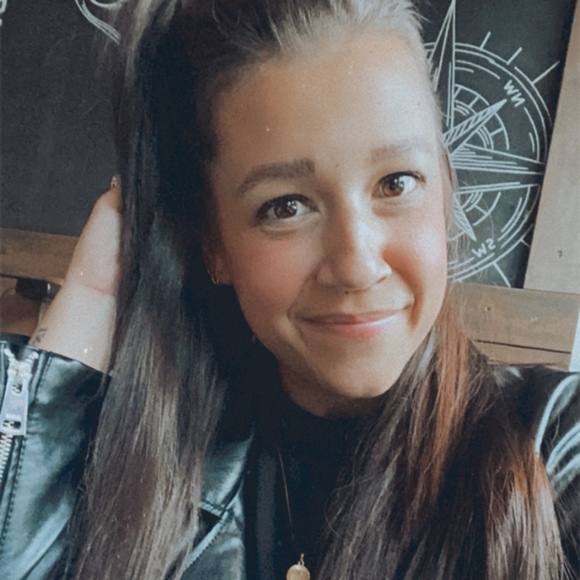 Meet your Posher, Chelsey - Picture 1 of 1